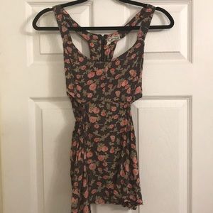 Pacsun Floral side cutout tank top